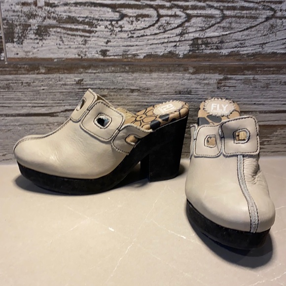 FLY clogs - Picture 1 of 6